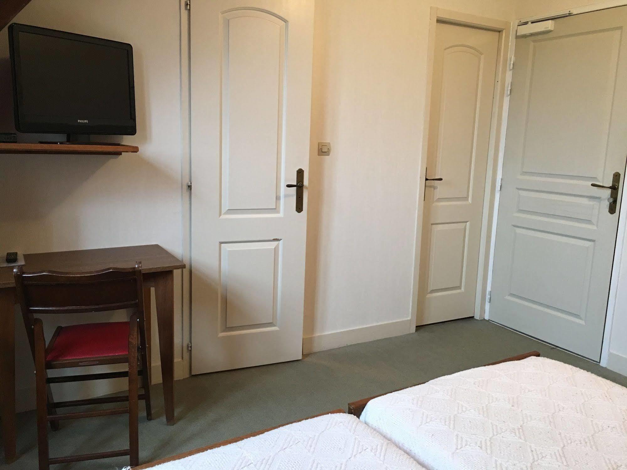 Hotel La Grande Bruyere à Touffréville Extérieur photo
