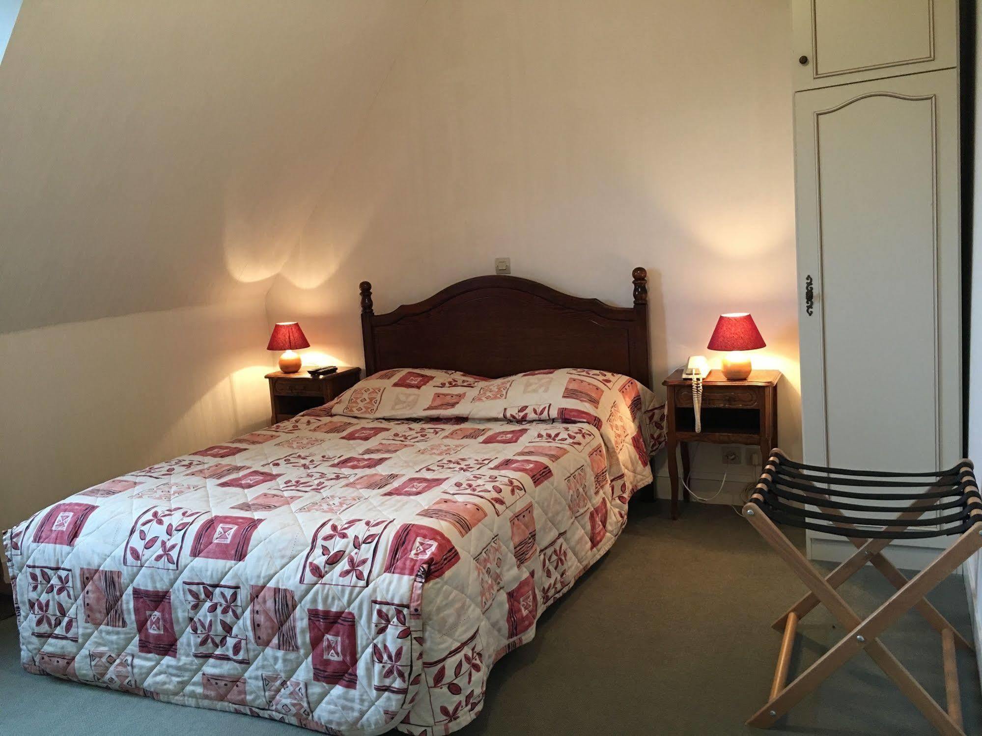 Hotel La Grande Bruyere à Touffréville Extérieur photo
