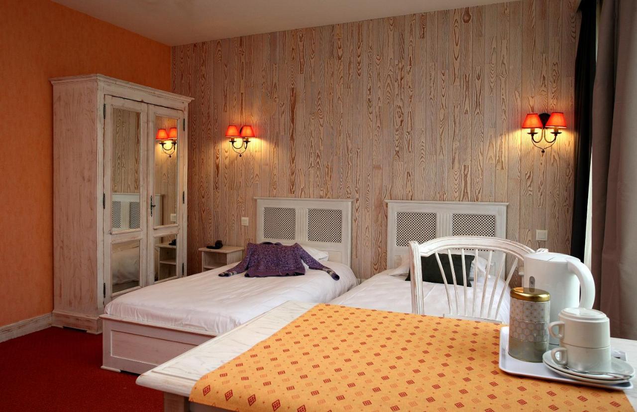 Hotel La Grande Bruyere à Touffréville Extérieur photo