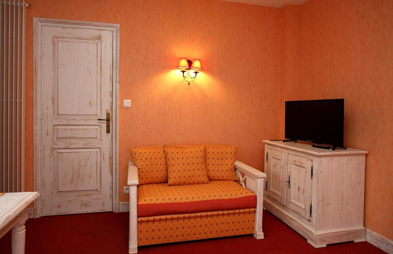 Hotel La Grande Bruyere à Touffréville Extérieur photo