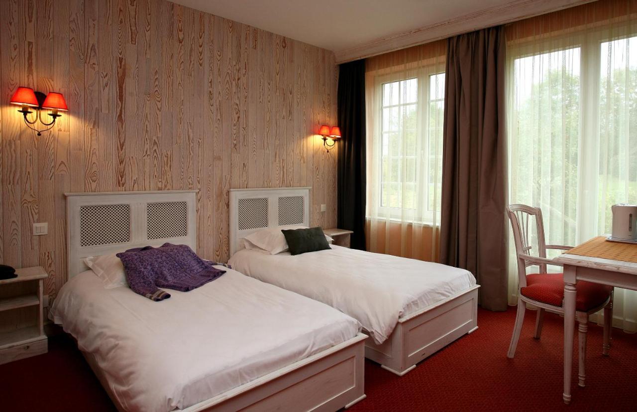 Hotel La Grande Bruyere à Touffréville Extérieur photo